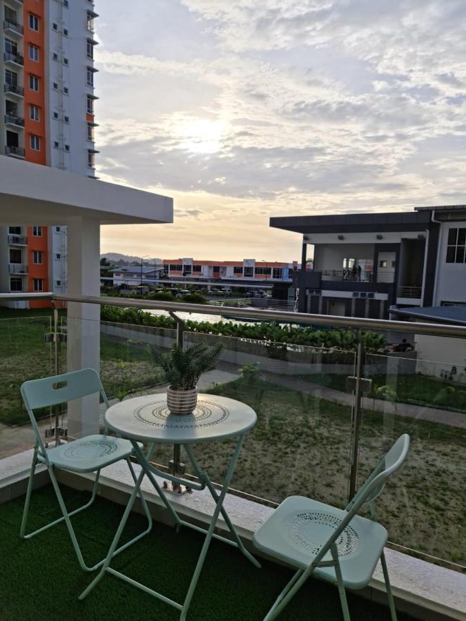 Rhr Deluxe Guesthouse Kinarut Papar Sabah - Pool View Exteriér fotografie