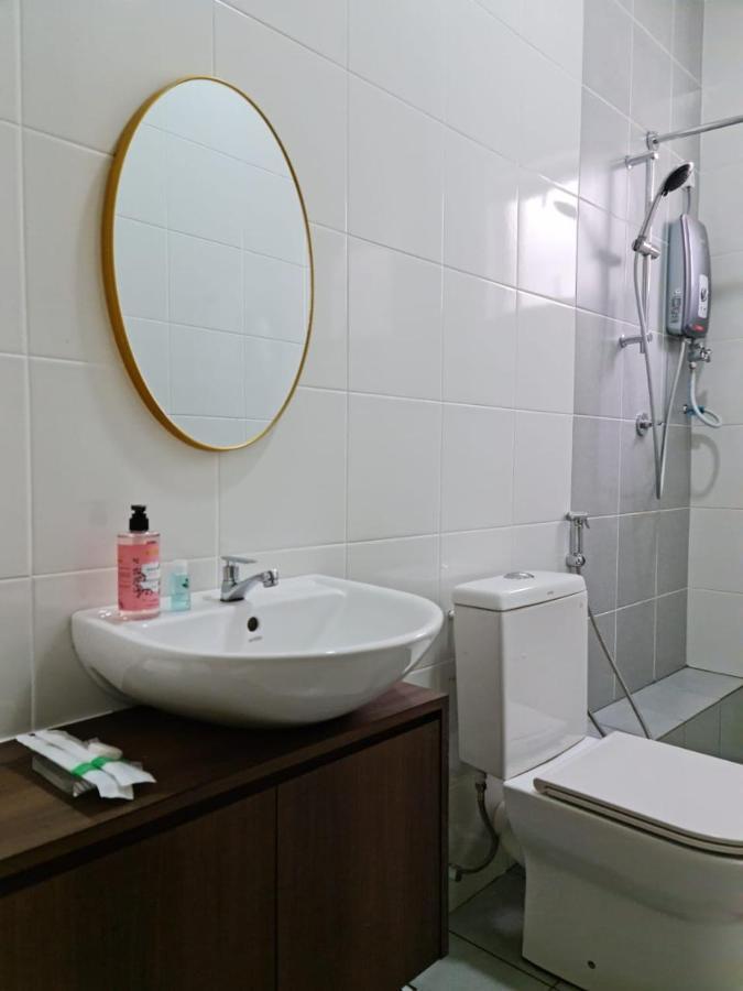 Rhr Deluxe Guesthouse Kinarut Papar Sabah - Pool View Exteriér fotografie