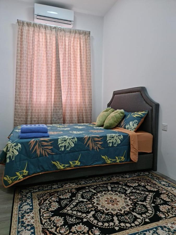 Rhr Deluxe Guesthouse Kinarut Papar Sabah - Pool View Exteriér fotografie