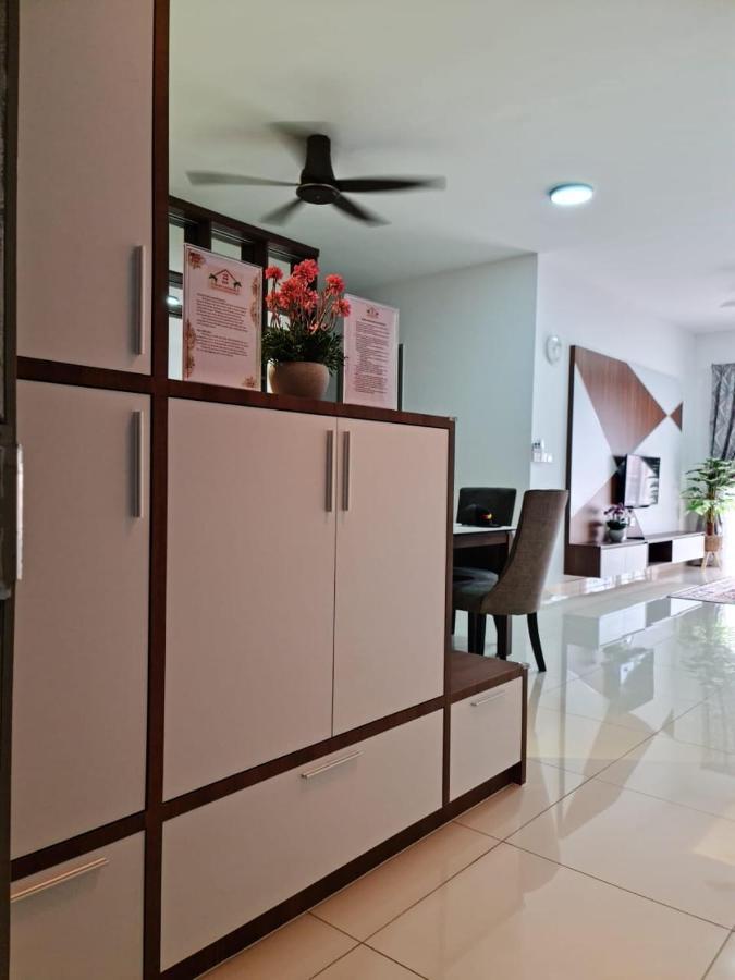 Rhr Deluxe Guesthouse Kinarut Papar Sabah - Pool View Exteriér fotografie